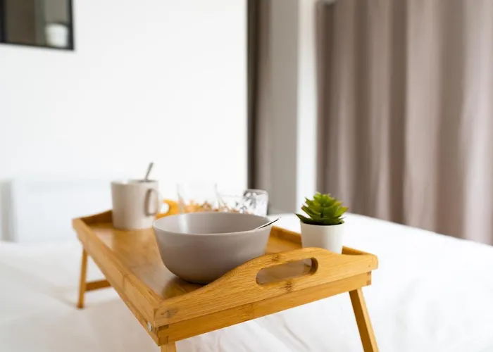 Calme & Confort Avec Parking Prive A Apartament *